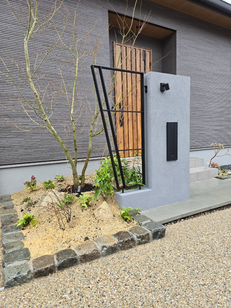 オーダー家具としてのアイアン門柱